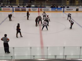 11 декабря на ледовой арене «Кристалл» МБУ «Мир спорта «Сталь» в рамках Хоккейной Лиги Восточного Подмосковья состоялся матч по хоккею с шайбой.